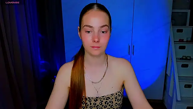 Maddy Wood  online show from June 15, 3:45 pm