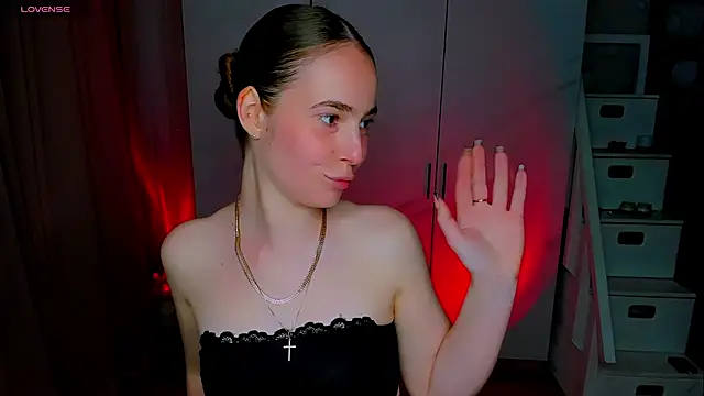 Maddy Wood  online show from June 19, 4:54 pm