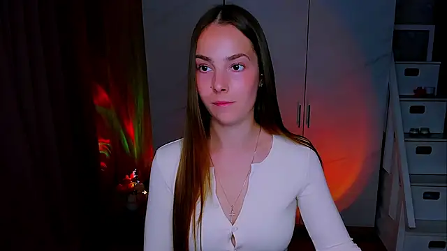 Maddy Wood  online show from July 27, 4:59 pm