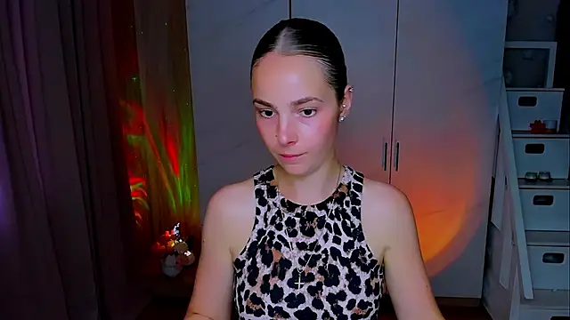 Maddy Wood  online show from July 30, 4:19 pm
