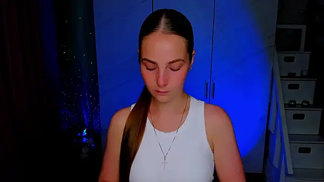 Maddy Wood  online show from July 10, 5:02 pm