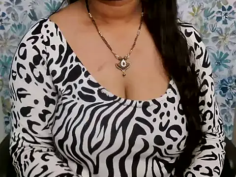 YOUR URVI  online show from February 28, 11:09 am