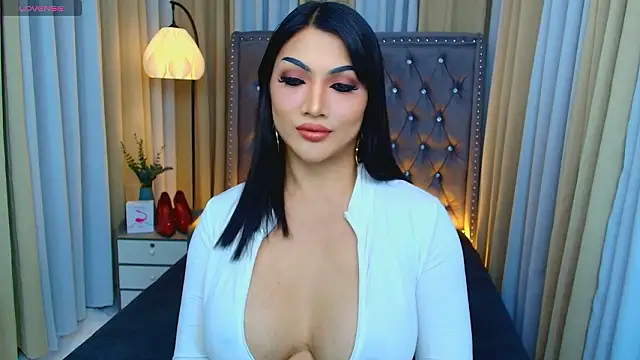 Laureen Hilton online show from March 1, 12:05 pm