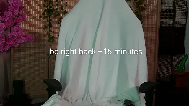 IzabellaOnes online show from March 2, 7:15 am