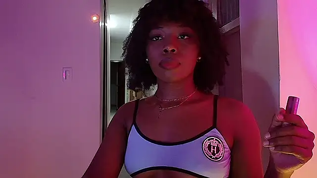 Lunaruiz online show from March 17, 11:53 pm