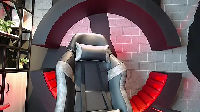 SilkNyx online show from March 17, 7:40 pm