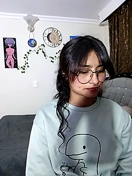 Lili  Clan online show from May 7, 5:12 am