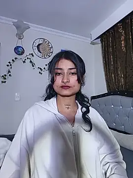 Lili  Clan online show from May 14, 7:25 am