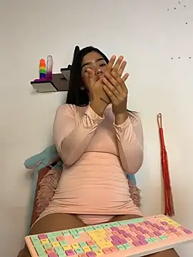 Lily em online show from August 4, 1:17 pm