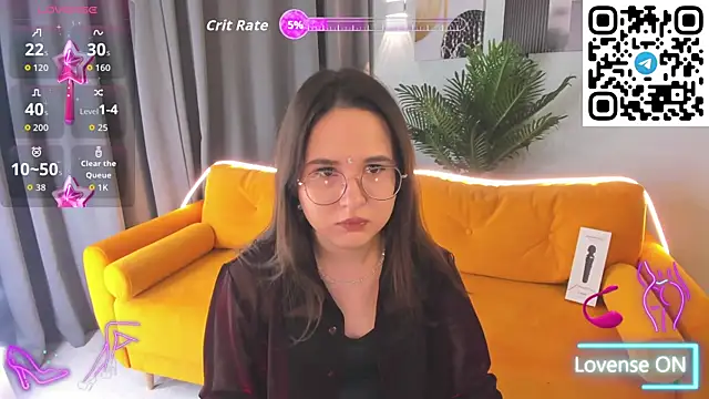 leylamirage online show from April 29, 1:47 pm