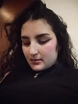 zoe moon   online show from April 30, 8:57 pm