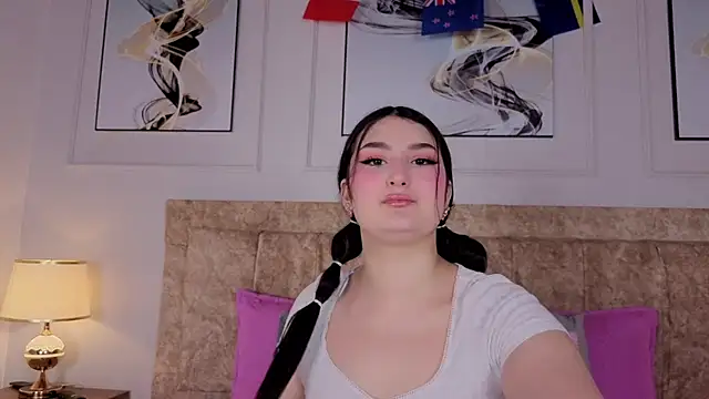 zoe moon   online show from June 19, 1:14 pm