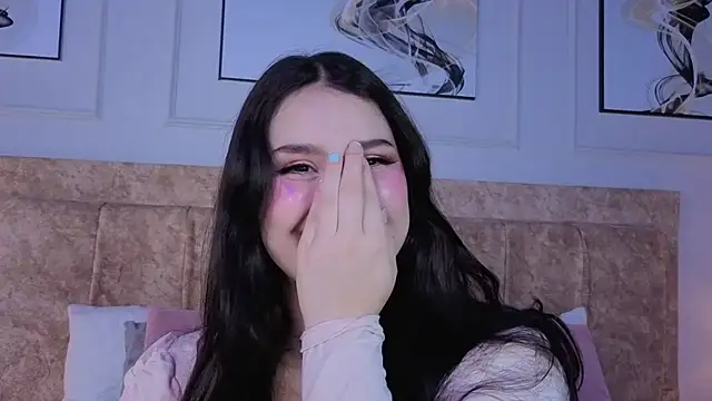 zoe moon   online show from August 2, 1:25 pm