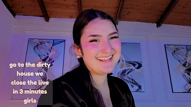 zoe moon   online show from July 28, 6:20 pm