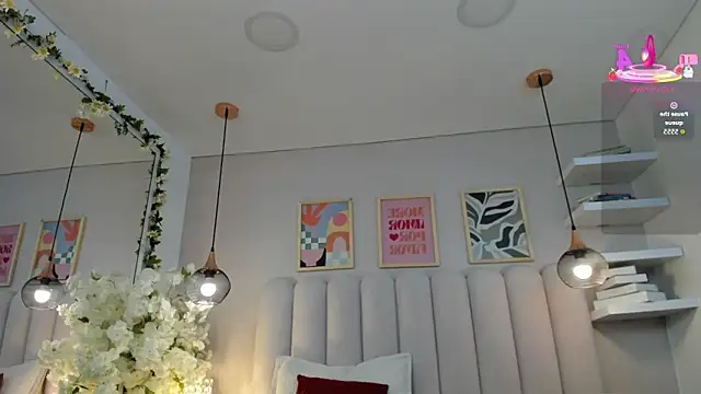 Mia Bailey  online show from April 30, 3:01 am