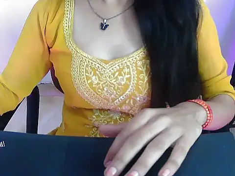 Hotsurbhi online show from March 10, 5:11 am