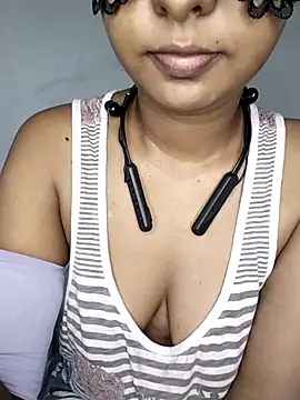 ASHANYA JAYASOORIYA online show from May 26, 10:03 am