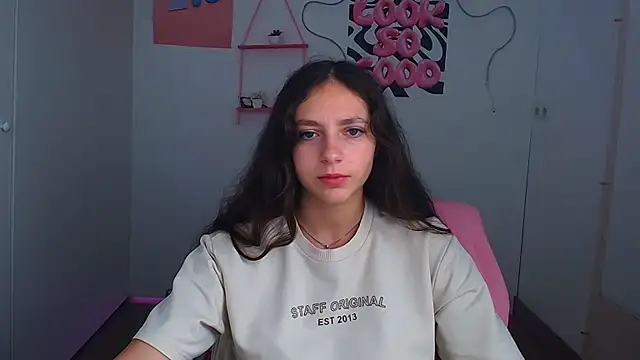 KissMeJulia online show from July 5, 5:24 am