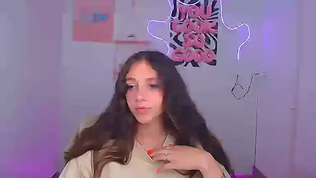 KissMeJulia online show from July 28, 5:49 am