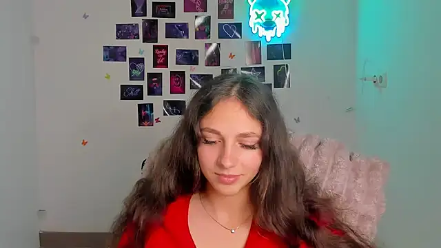 KissMeJulia online show from July 21, 10:49 am