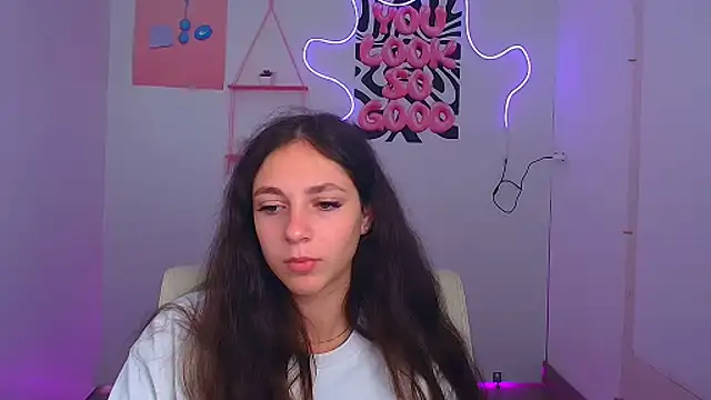 KissMeJulia online show from July 25, 5:58 am