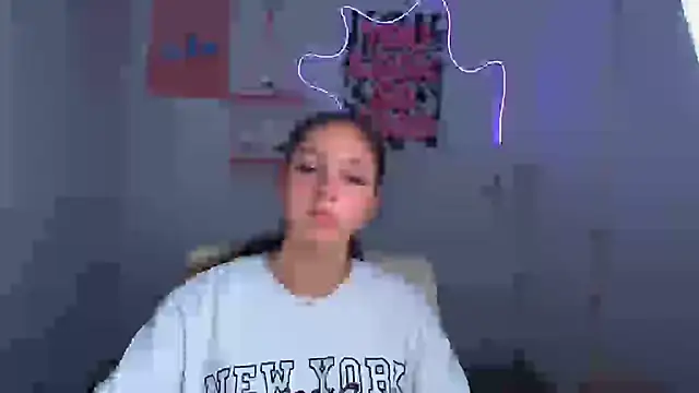 KissMeJulia online show from June 30, 11:10 am
