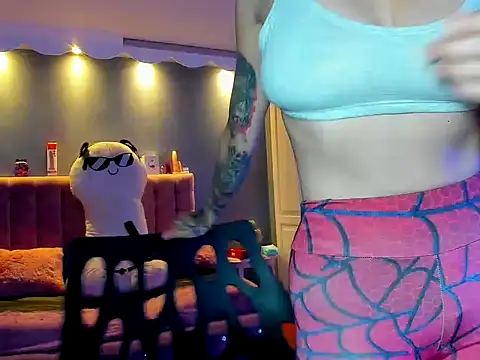 AliceLeet online show from March 14, 1:01 pm