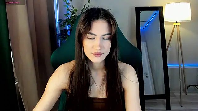 Adele Lanea online show from May 4, 12:58 am