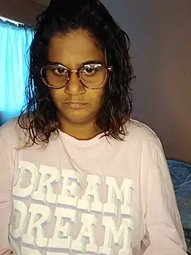 indianstrawberrylips4u online show from July 3, 6:19 am