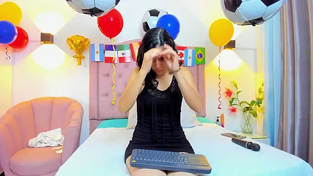 Paulynavera online show from June 13, 1:52 pm