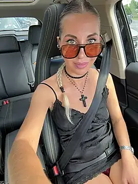 LisaMurr online show from August 2, 1:03 pm