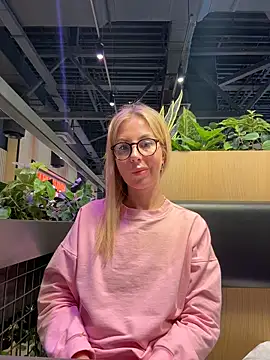 LisaMurr online show from February 19, 11:32 am