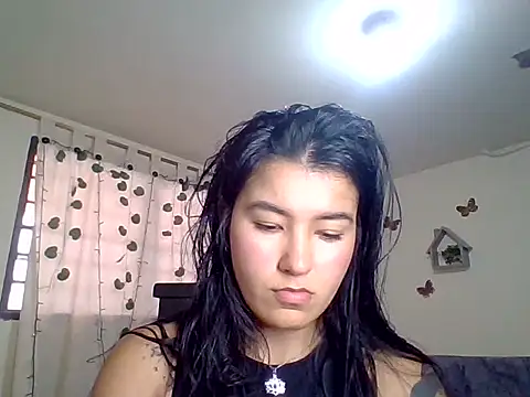 Miiia a online show from April 29, 7:30 pm