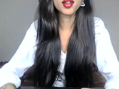 SIKSHA SINGH online show from May 6, 8:13 pm