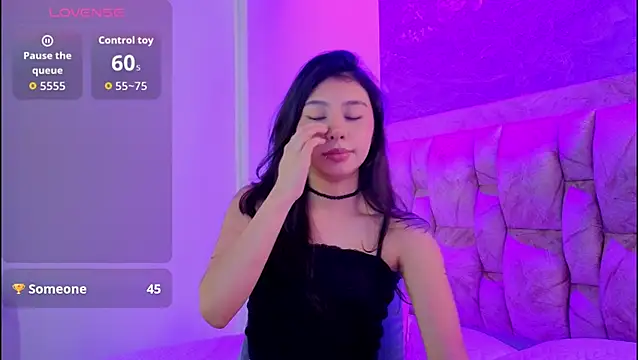 chloe bluee  online show from July 7, 11:14 am