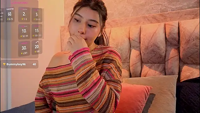 chloe bluee  online show from July 9, 11:56 am
