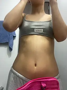 chloe bluee  online show from June 25, 9:57 am