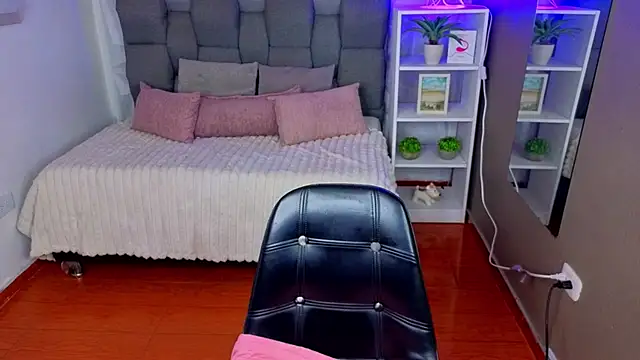 SophyAdams online show from June 10, 11:47 pm