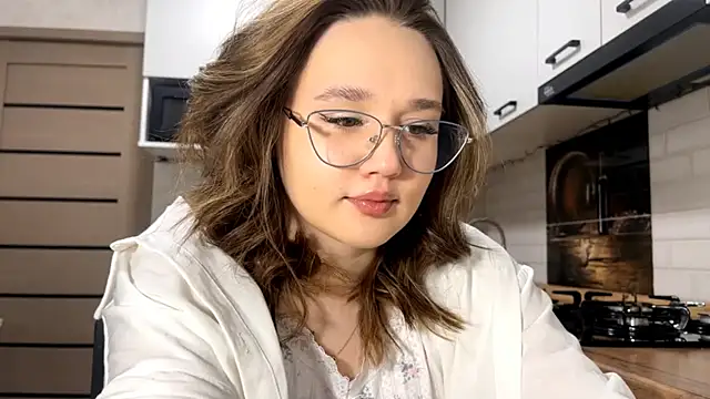 AinaSmith online show from March 13, 1:12 pm