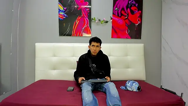 ahsly78Bryan online show from July 27, 9:45 pm