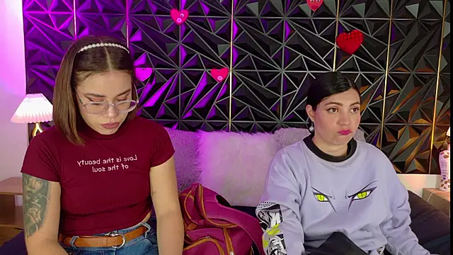 TaylorMilly online show from March 12, 9:39 pm