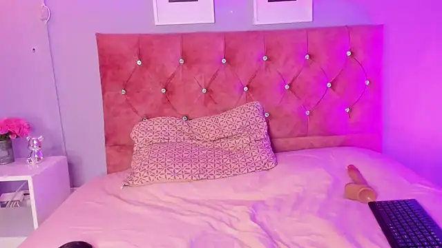 lilirousee online show from May 2, 7:06 pm