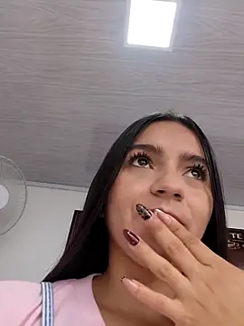 DulceCaroX online show from June 16, 1:34 pm