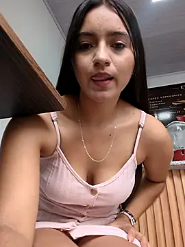 DulceCaroX online show from June 29, 1:44 pm