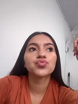 DulceCaroX online show from June 12, 1:19 pm