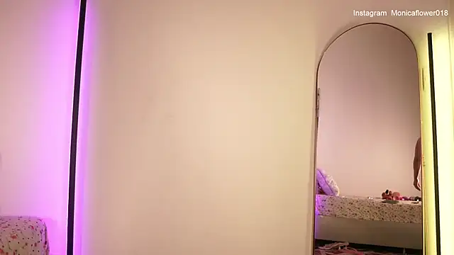 monicaflowerr online show from July 17, 7:39 pm