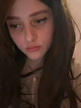 Amira amur online show from March 25, 5:05 pm