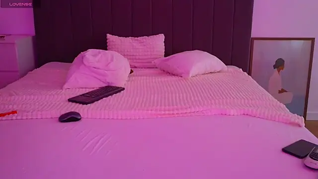 LauraDelightX online show from June 16, 7:53 am