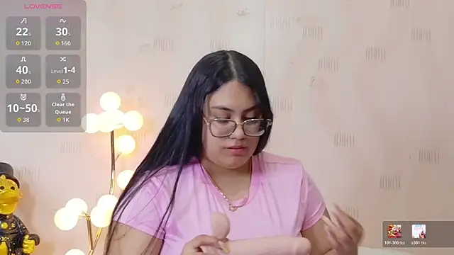 curvybuffgirllll online show from July 24, 7:44 pm