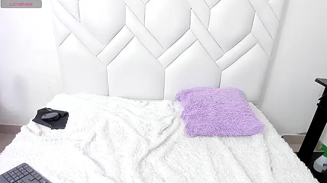 AsianSlut  online show from May 1, 3:43 am